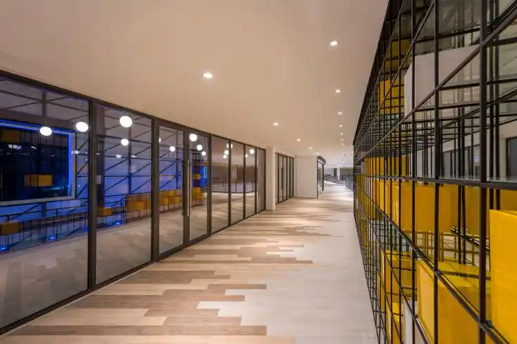 破局与跃迁，看「建筑装饰行业」如何抢占数字化高地 | 行业转型指南